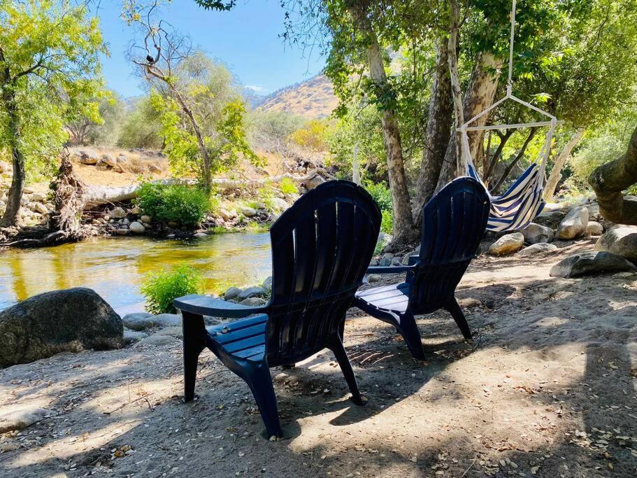 Sequoia Cabin By The River ทรีริเวอร์ส ภายนอก รูปภาพ