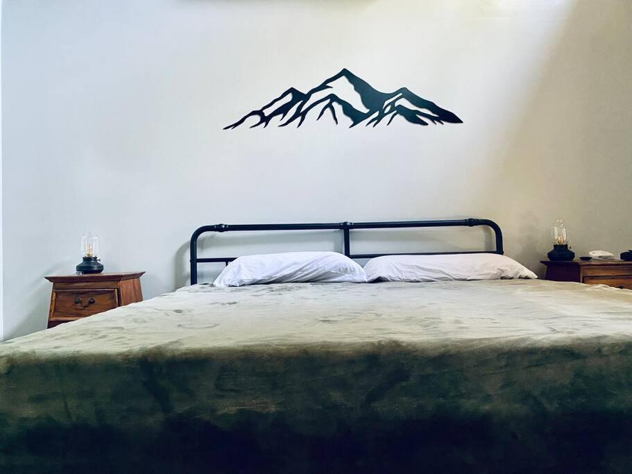 Sequoia Cabin By The River ทรีริเวอร์ส ภายนอก รูปภาพ