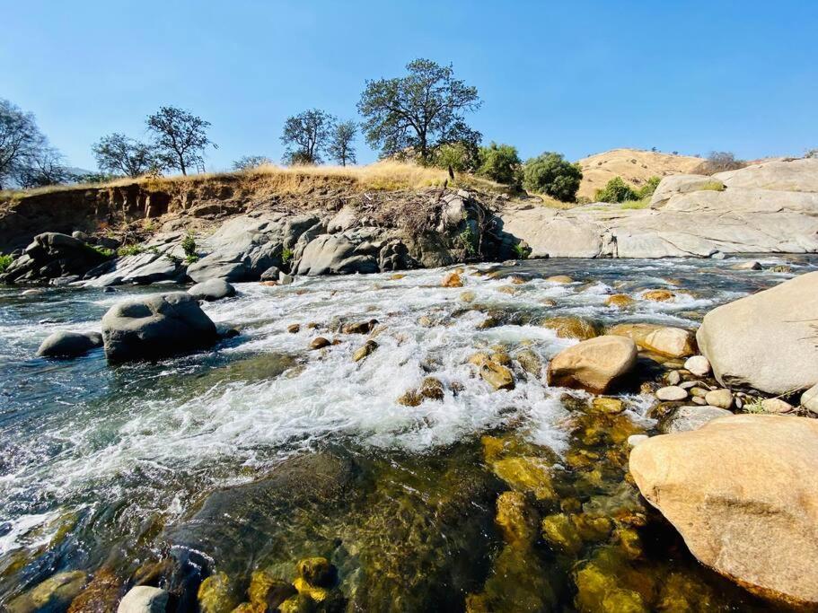 Sequoia Cabin By The River ทรีริเวอร์ส ภายนอก รูปภาพ