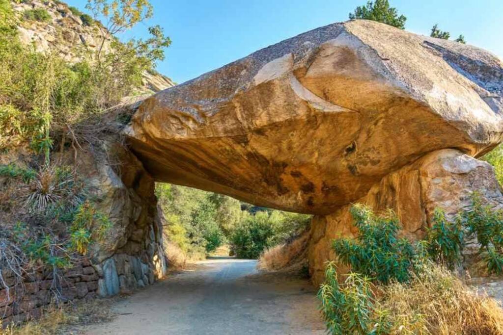 Sequoia Cabin By The River ทรีริเวอร์ส ภายนอก รูปภาพ