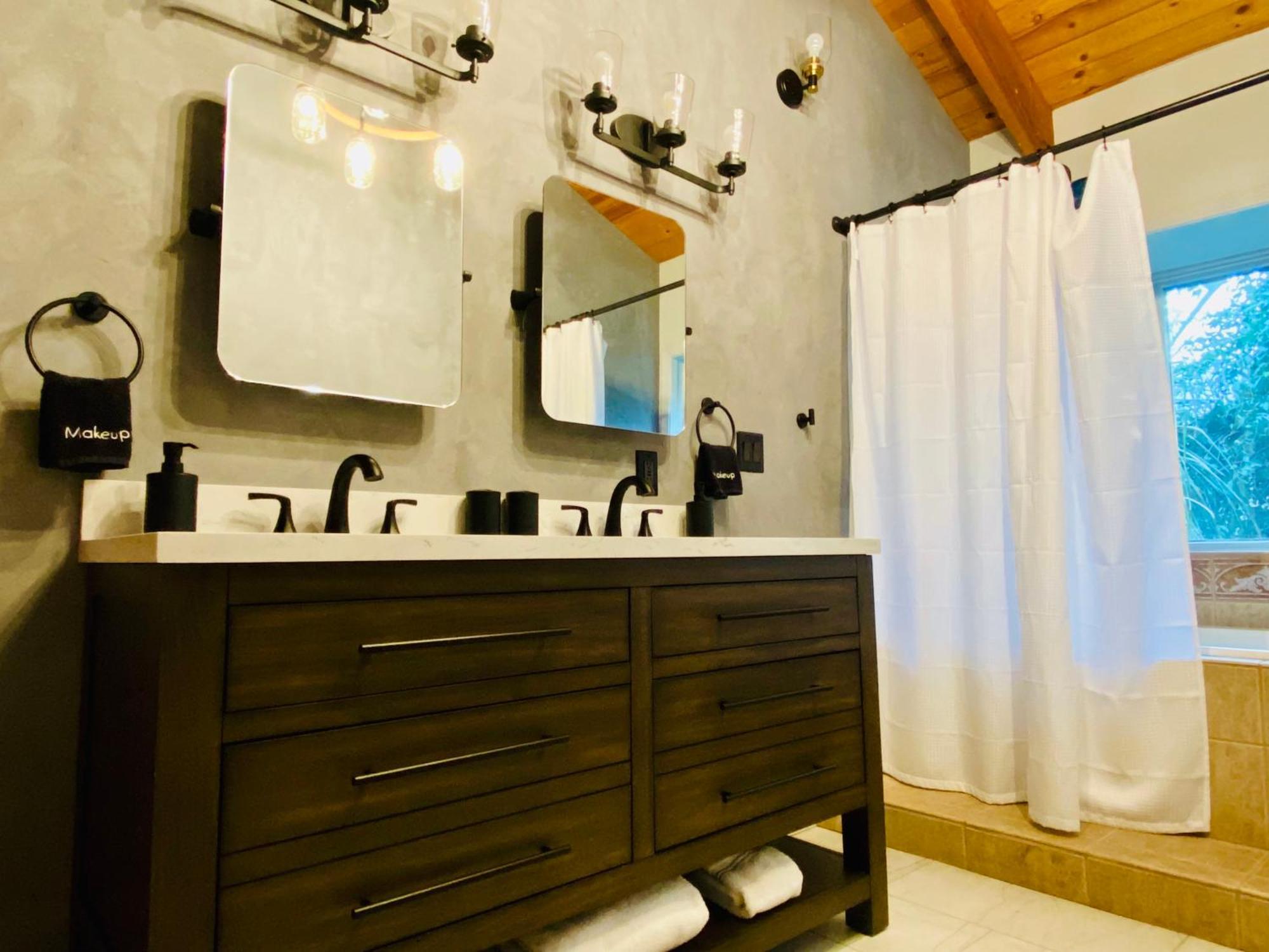 Sequoia Cabin By The River ทรีริเวอร์ส ภายนอก รูปภาพ