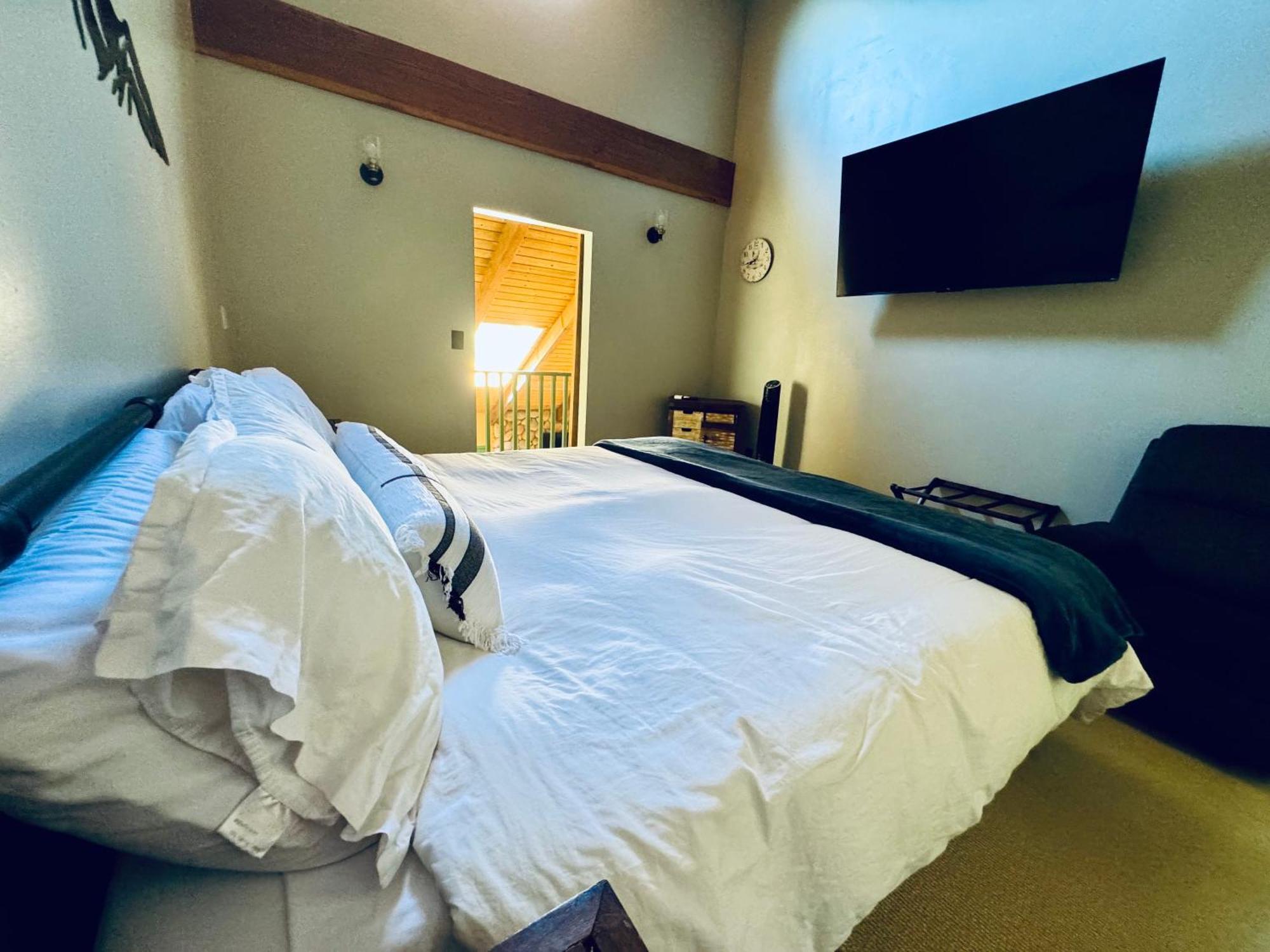 Sequoia Cabin By The River ทรีริเวอร์ส ภายนอก รูปภาพ