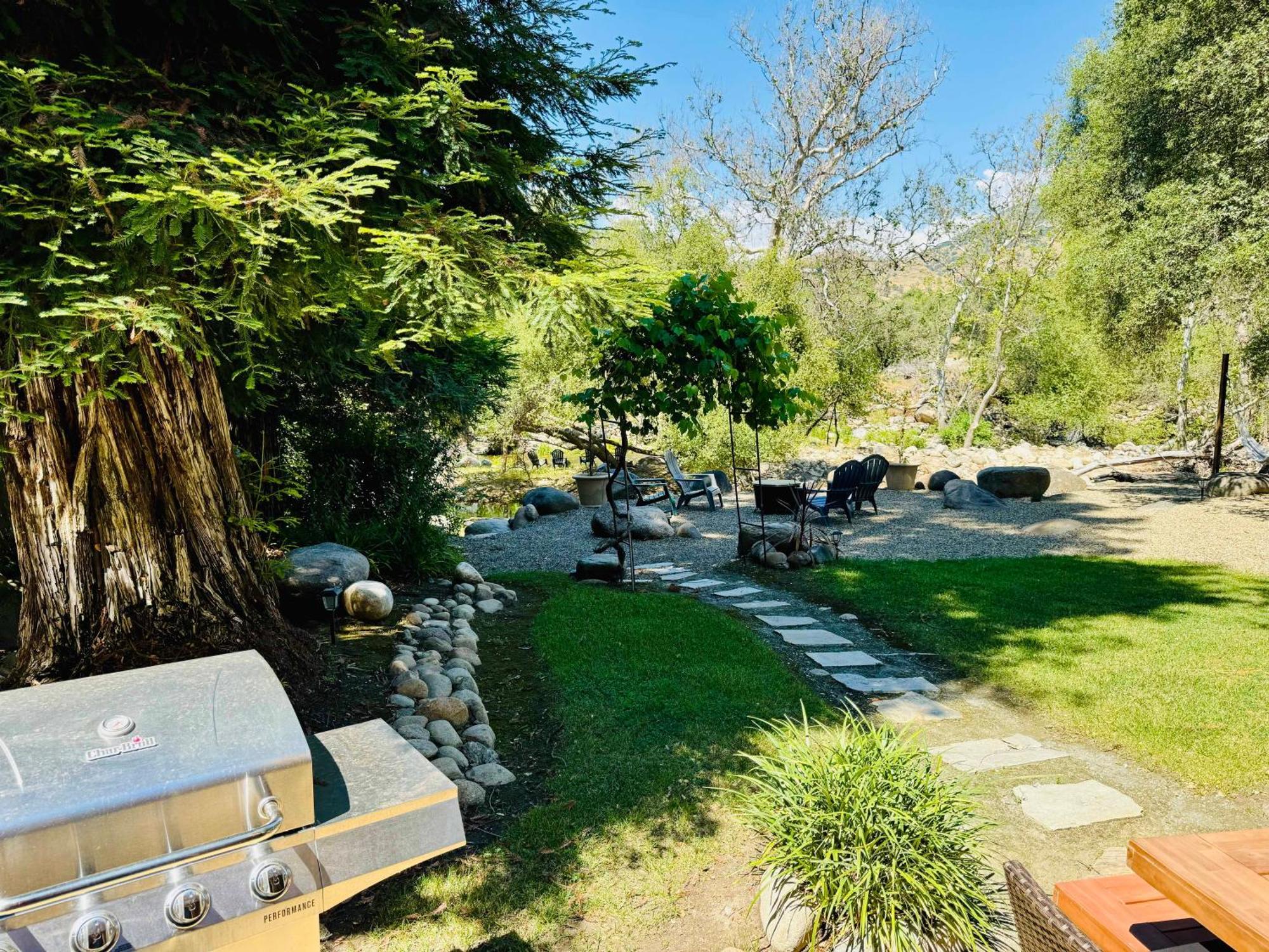 Sequoia Cabin By The River ทรีริเวอร์ส ภายนอก รูปภาพ